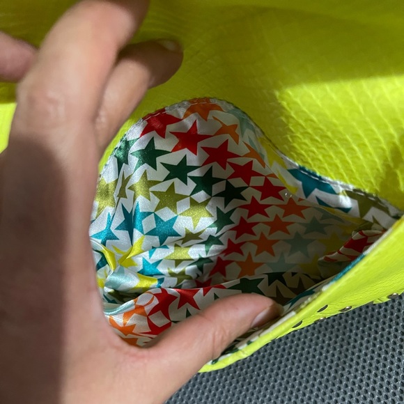 Neon yellow studded clutch - Picture 4 of 9